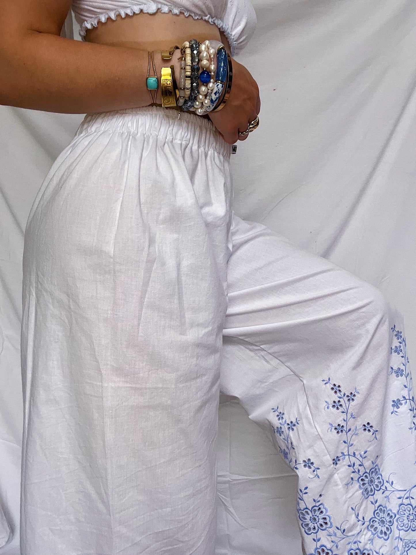 Pantalon "FLEURS BRODÉES"