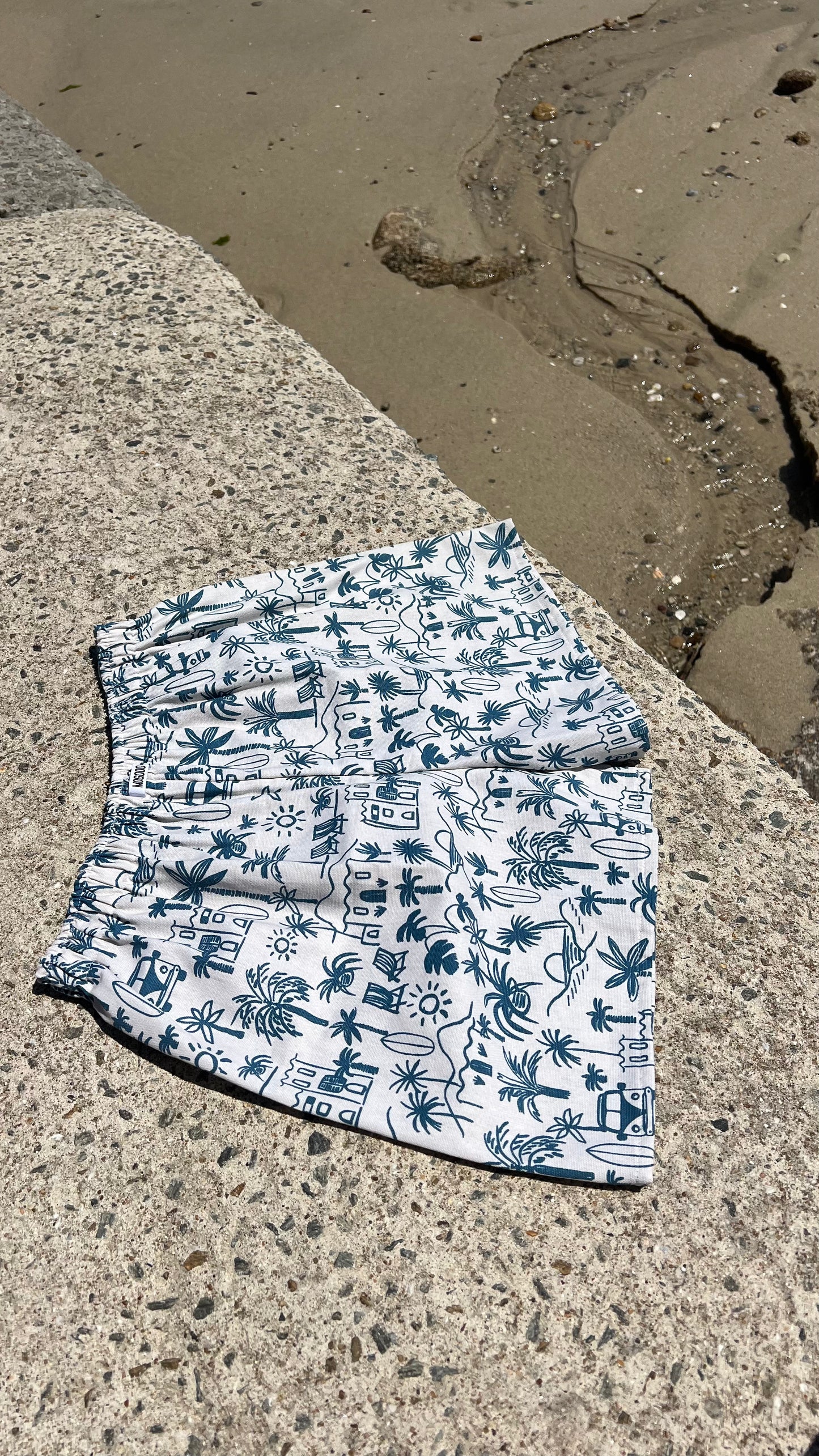 Short "TROPIC"