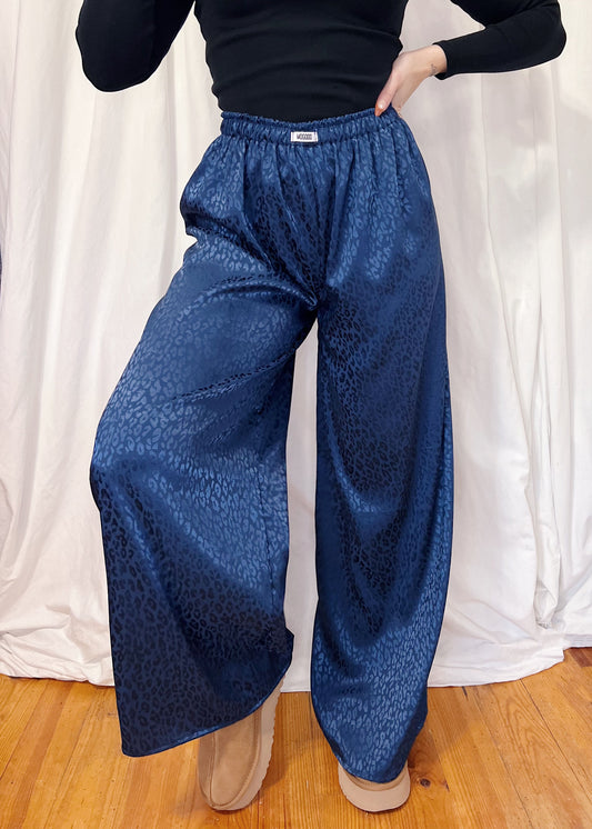 Pantalon satin "LÉO BLUE"